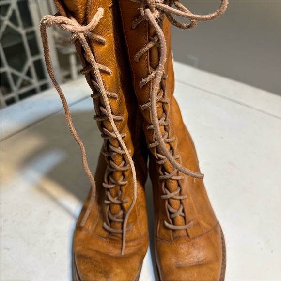 Ugg winter boots lace up heels, size 6.5 brown - Picture 6 of 8